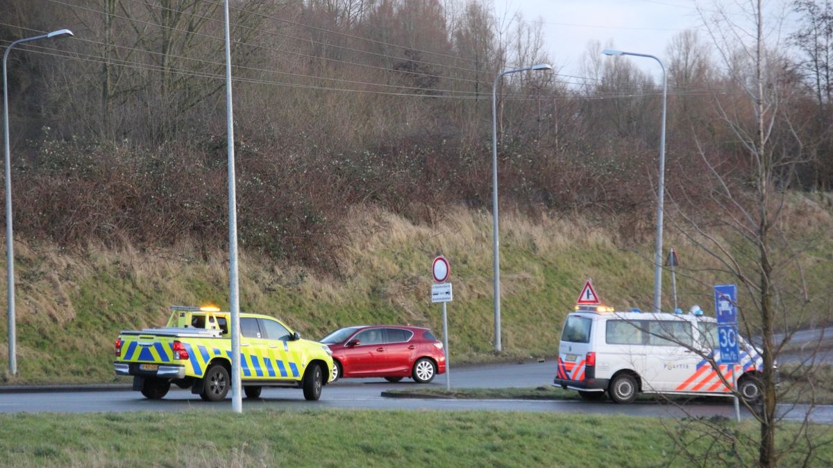 112-nieuws: Ongeval N46 • Auto belandt in weiland bij Zevenhuizen