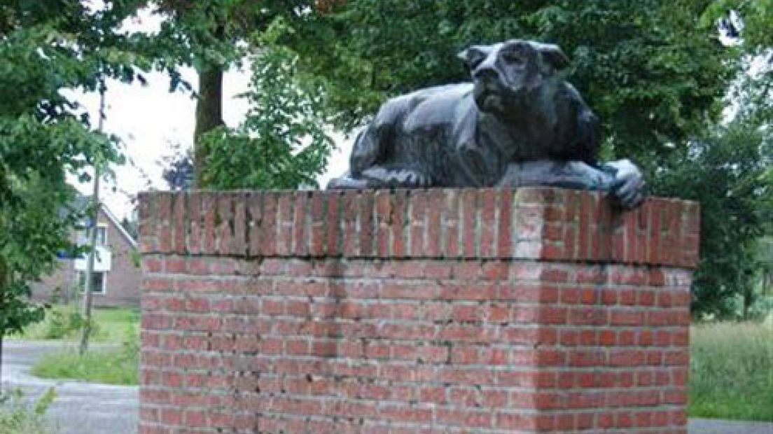 Beveiligde bronzen beelden Berkelland teruggeplaatst