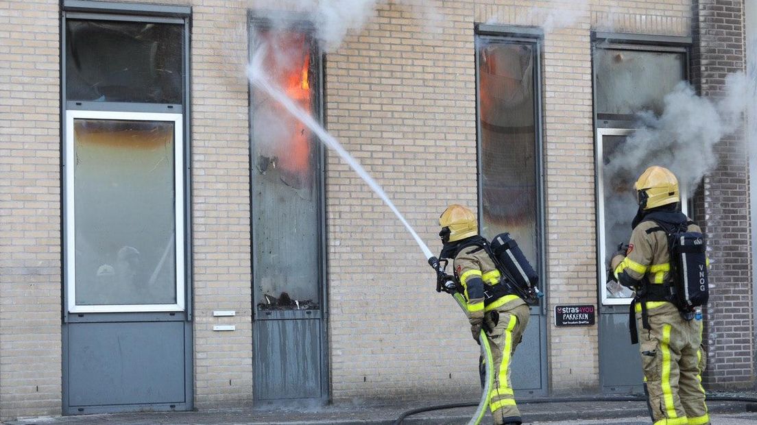 De brand in het magazijn in Apeldoorn.