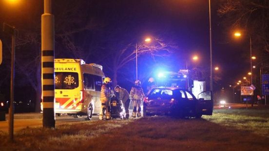 Gewonde bij kop-staartbotsing op N35 bij Raalte. Gewonde bij kop-staartbotsing op N35 bij Raalte.