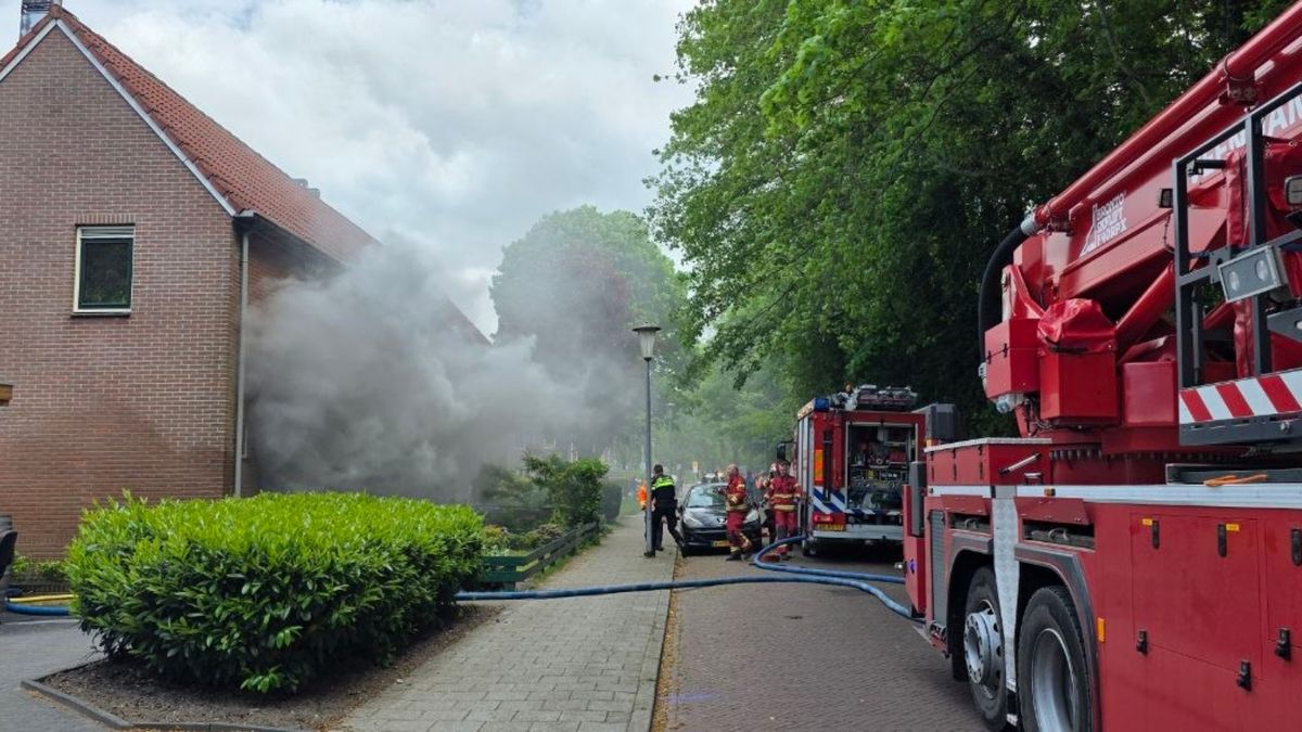 112-nieuws: Eén gewonde bij brand in huis Veendam • N366 weer open