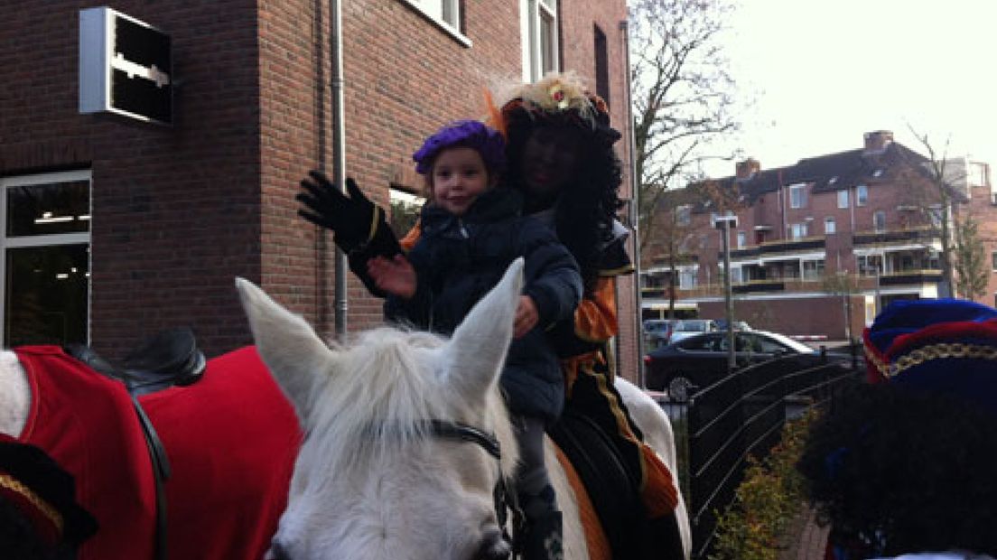 Wereldrecordpoging bij intocht Sinterklaas in Ermelo