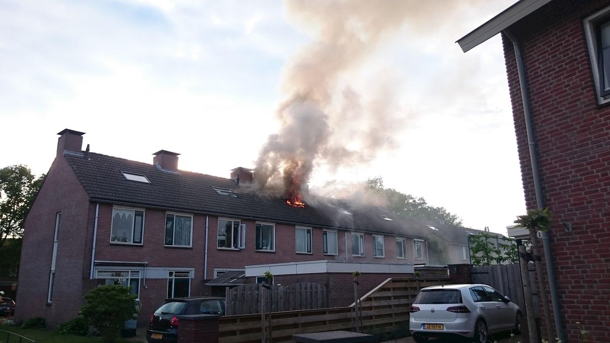 Grote brand in woning in Daarle