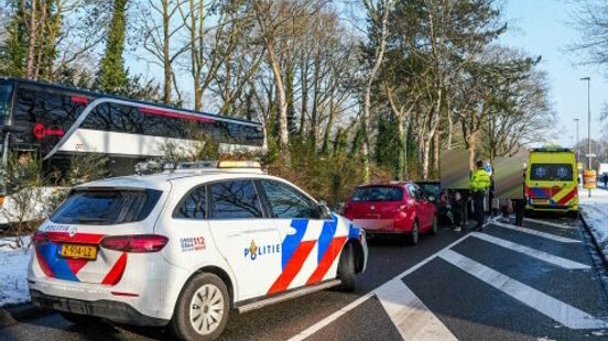 Botsing in Emmen met vijf autos. Botsing in Emmen met vijf autos.