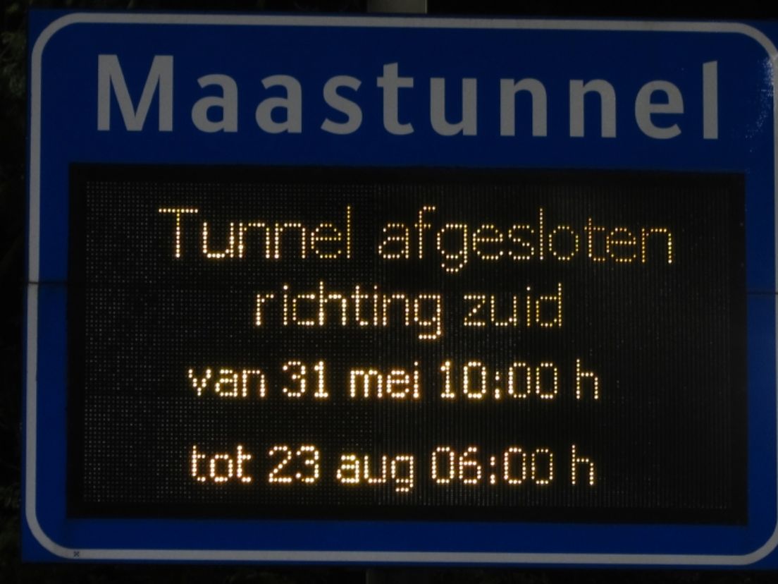 Maastunnel lichtbord