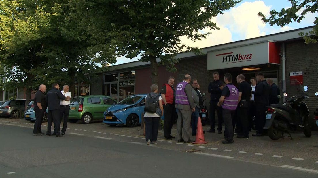 Medewerkers van HTM staken