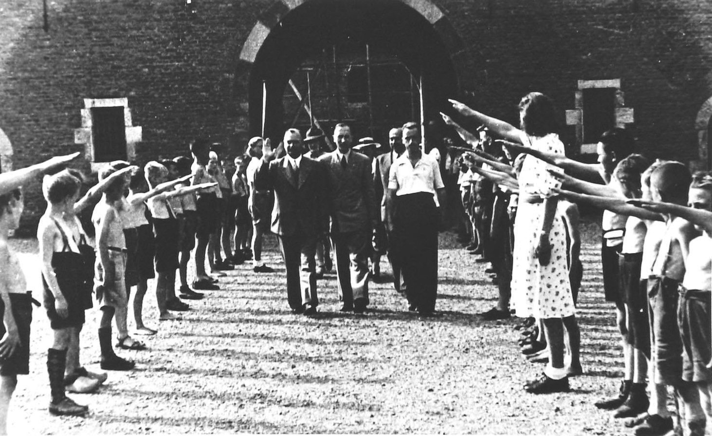 Digitaal oorlogsarchief trekt veel Zeeuwen: je hoeft niet meer naar Den Haag