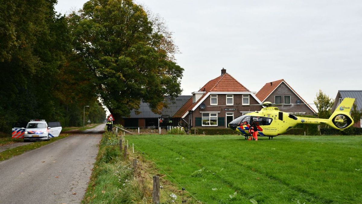 Traumaheli landt en N36 wordt even afgezet; hulpdiensten naar bos bij Diffelen voor gewonde mountain
