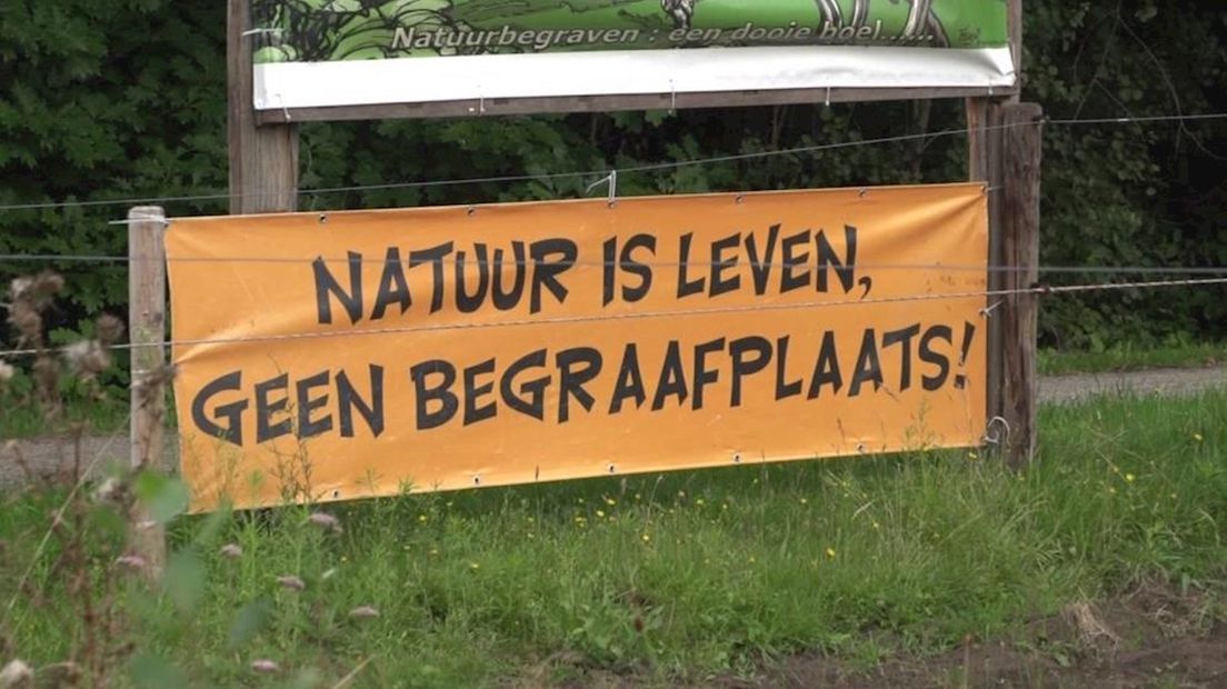 Protest tegen komst natuurbegraafplaats Bathmen