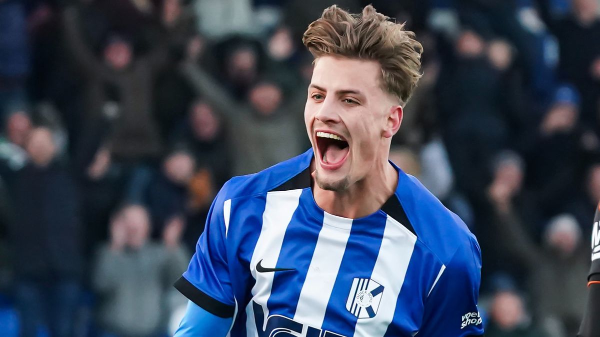 Transfercarrousel amateurvoetbal | Quick Boys ziet boomlange aanvaller nieuw contract tekenen