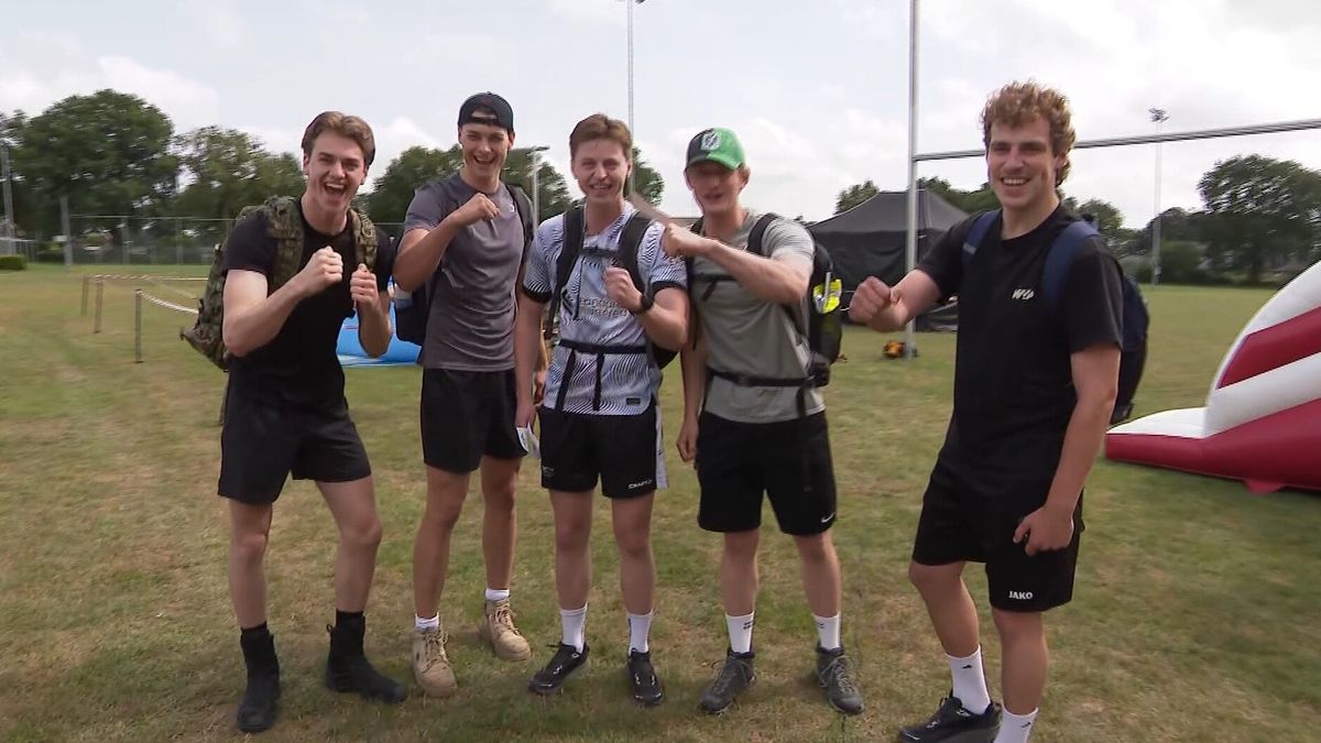 Met een nat pak de nacht in: 34 teams starten aan Wampex in Dwingeloo