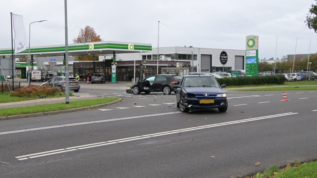 Het ging mis op de kruising van de Rivierweg met Het Ambacht