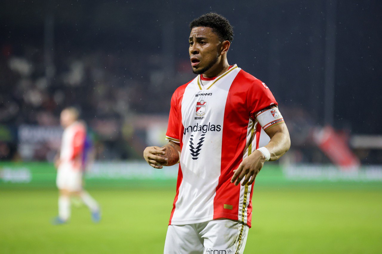 Moedeloosheid overheerst bij dolend FC Emmen: 'Moeten iedere wedstrijd spelen alsof het de laatste is'