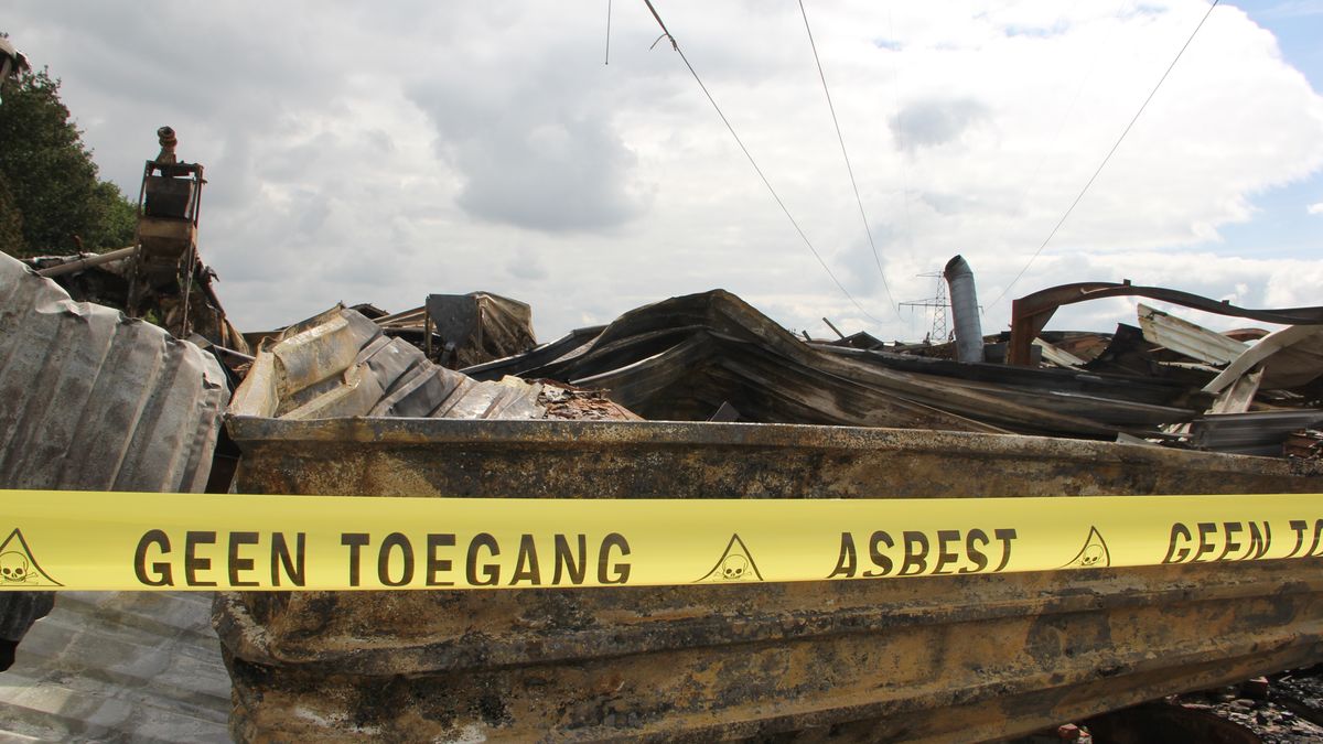 Toch asbest op omliggende erven na brand in kippenschuren Orvelte