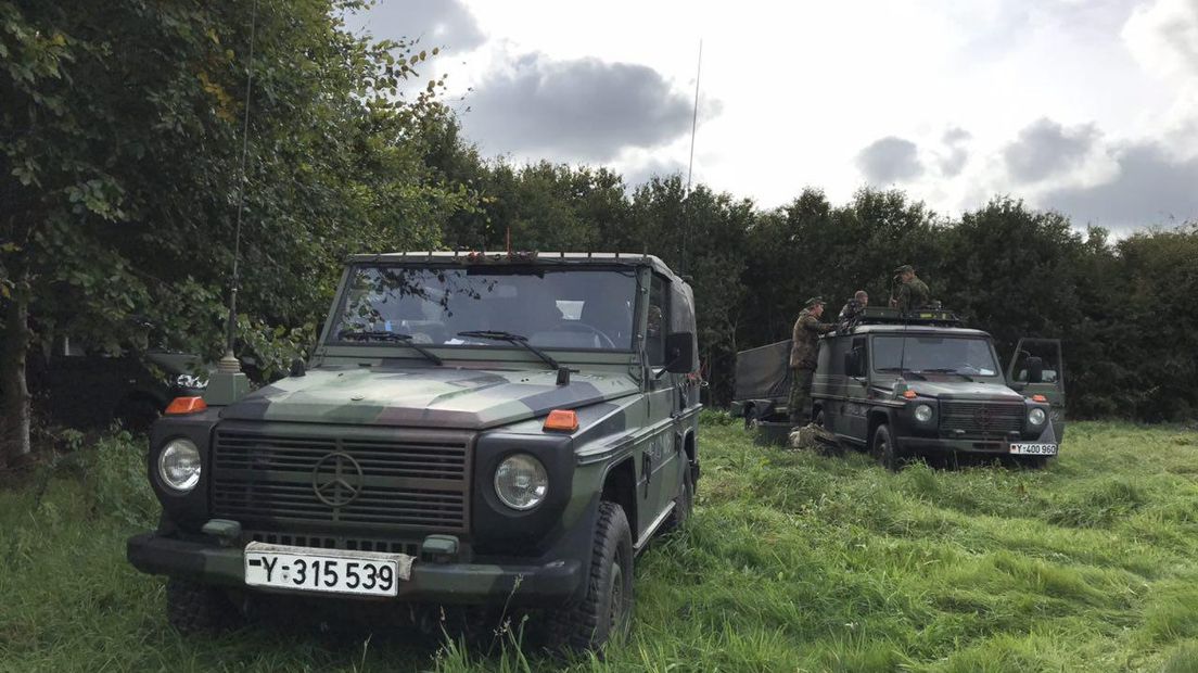 Militaire voertuigen op oefenterrein de Haar  bij Assen (Rechten: Jeroen Kelderman/RTV Drenthe)
