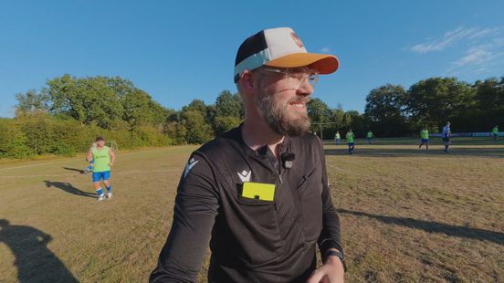 Vrijwilligerswerk als scheidsrechter bij SC Veenwouden: "Je blijft in beweging" Nieuws
