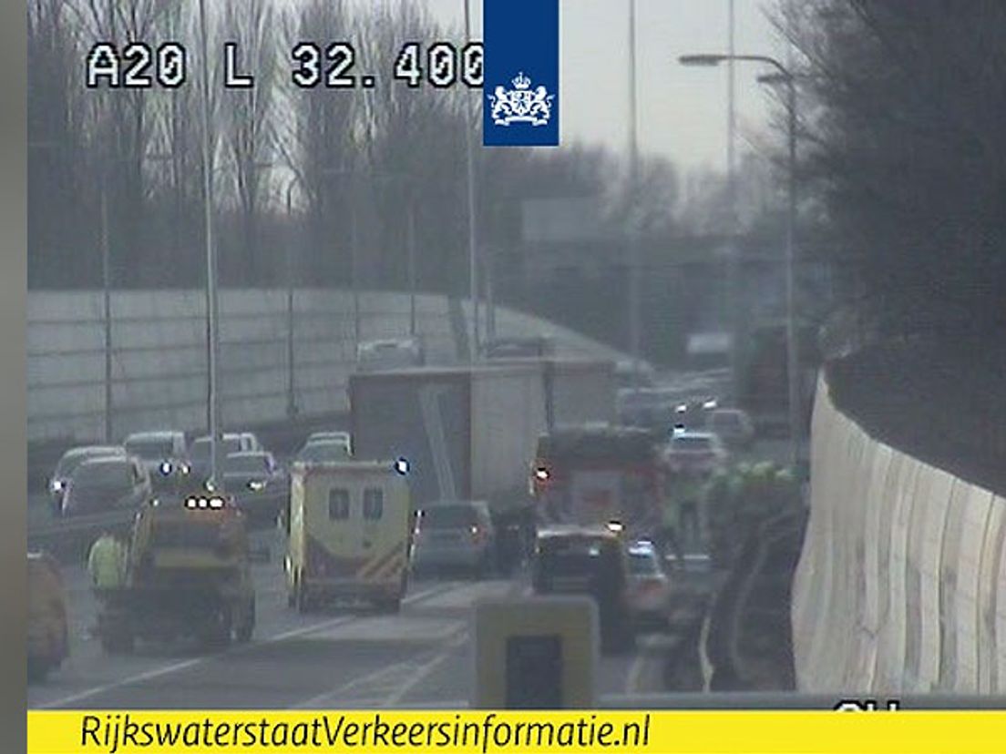 deel A20 dicht door zwaar ongeval