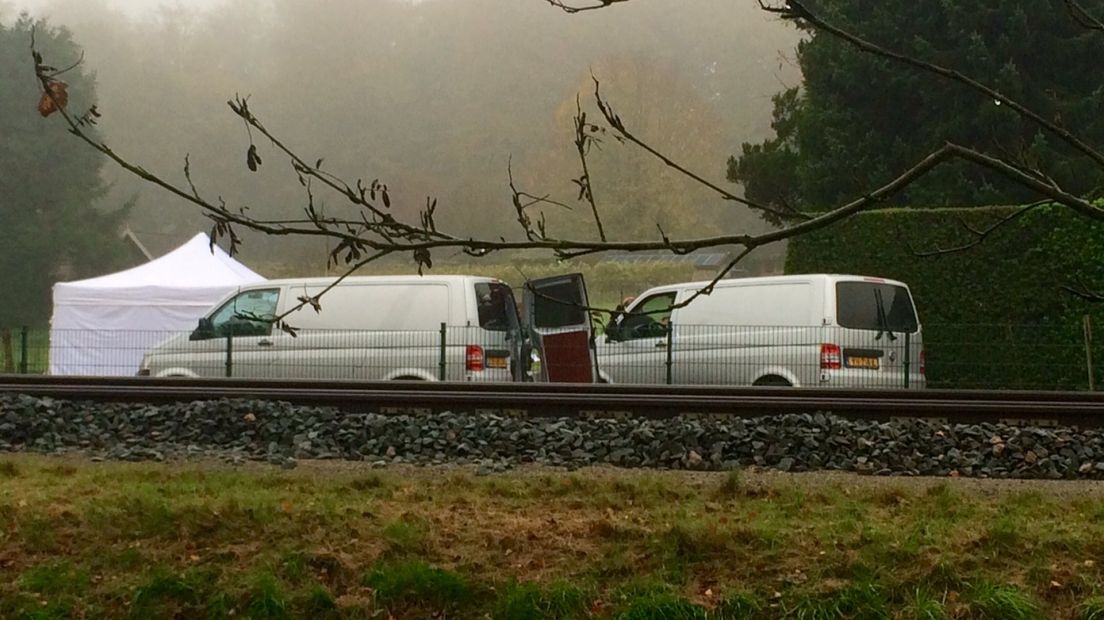 De man, die vanmiddag in De Steeg in de gemeente Rheden dood is aangetroffen, is niet door een misdrijf om het leven gekomen.