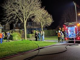 112-nieuws 28 maart: Garage volledig afgebrand in Dronryp | Bestelbus in het water bij Driezum