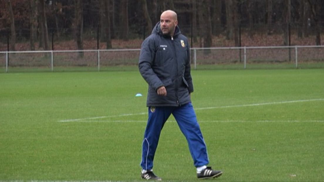 Trainer Peter Bosz van Vitesse is daadwerkelijk in gesprek met Maccabi Tel Aviv. Hij heeft zelfs zijn directie ingelicht.