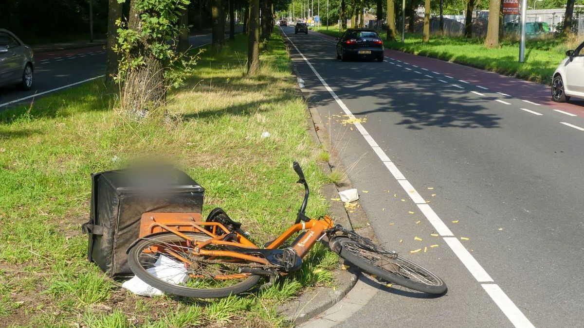 112 Nieuws: Maaltijdbezorger geschept in Enschede