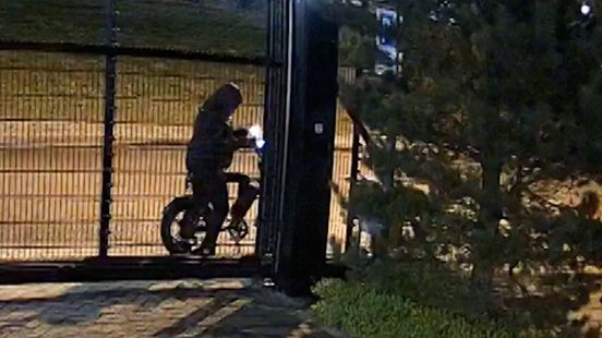 Politie deelt beelden van zware explosie bij Israëlcentrum