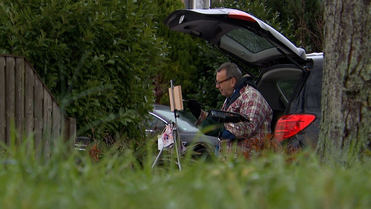 Twee paar handschoenen aan: kunstschilder Diederik Grootjans schildert altijd