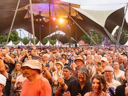In beeld: Tropische start voor blues in Grolloo