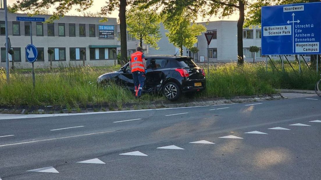 Het ging vrijdagavond mis op de kruising van de Kortenoord Allee met de Ooststeeg in Wageningen.