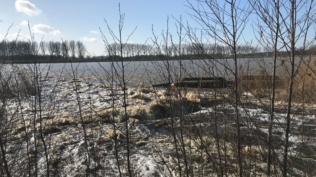 Waterberging Panjerd stroomt vol. In noodsituaties kan het water hier twee meter stijgen zodat Meppel droge voeten houdt (Rechten: Serge Vinkenvleugel/RTV Drenthe)