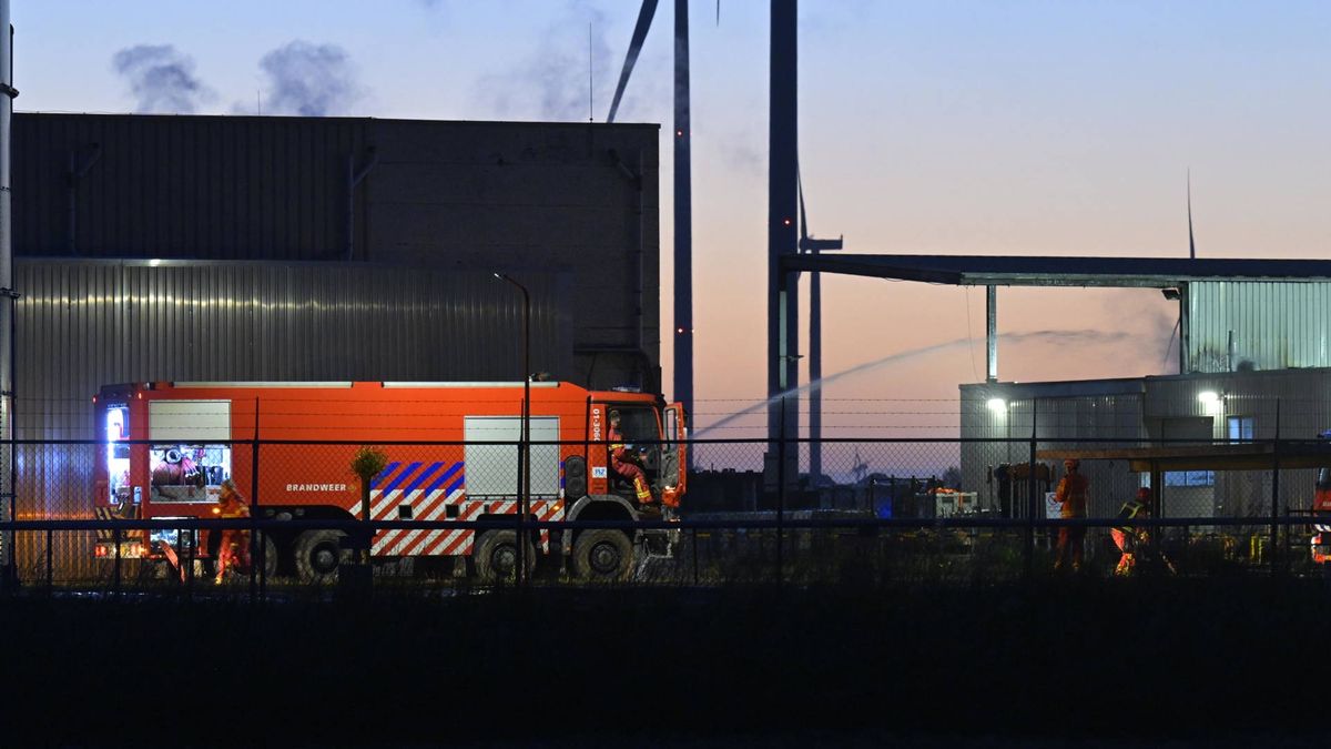 112-nieuws: Auto's botsen in Scheemda • Brand bij bedrijf in Farmsum • Trio vast voor drugshandel na