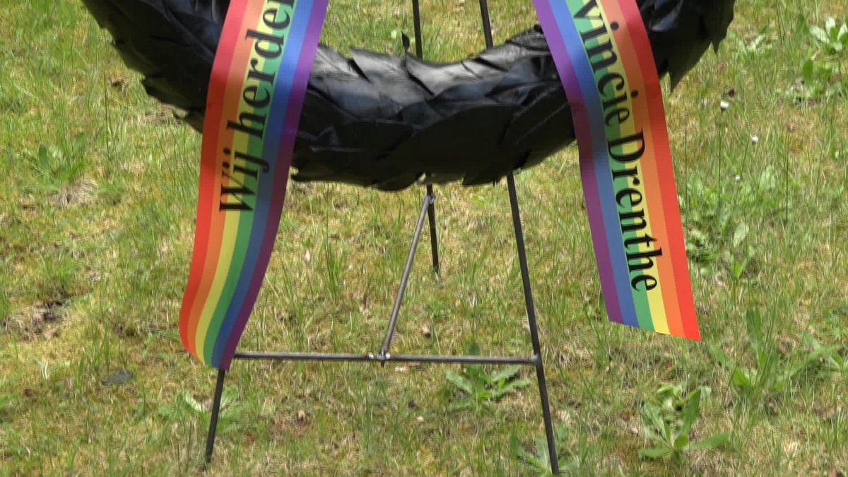 In Westerbork wordt een regenboogkrans gelegd