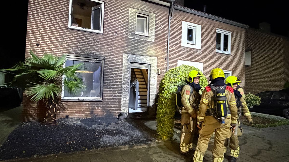 Brand aan voorgevel woning in Swalmen, mogelijk aangestoken