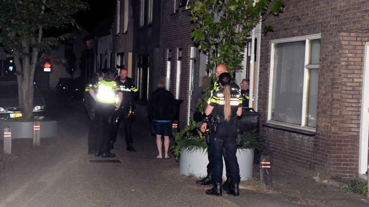 Politie vindt bloedspoor op straat na steekpartij, twee gewonden naar ziekenhuis