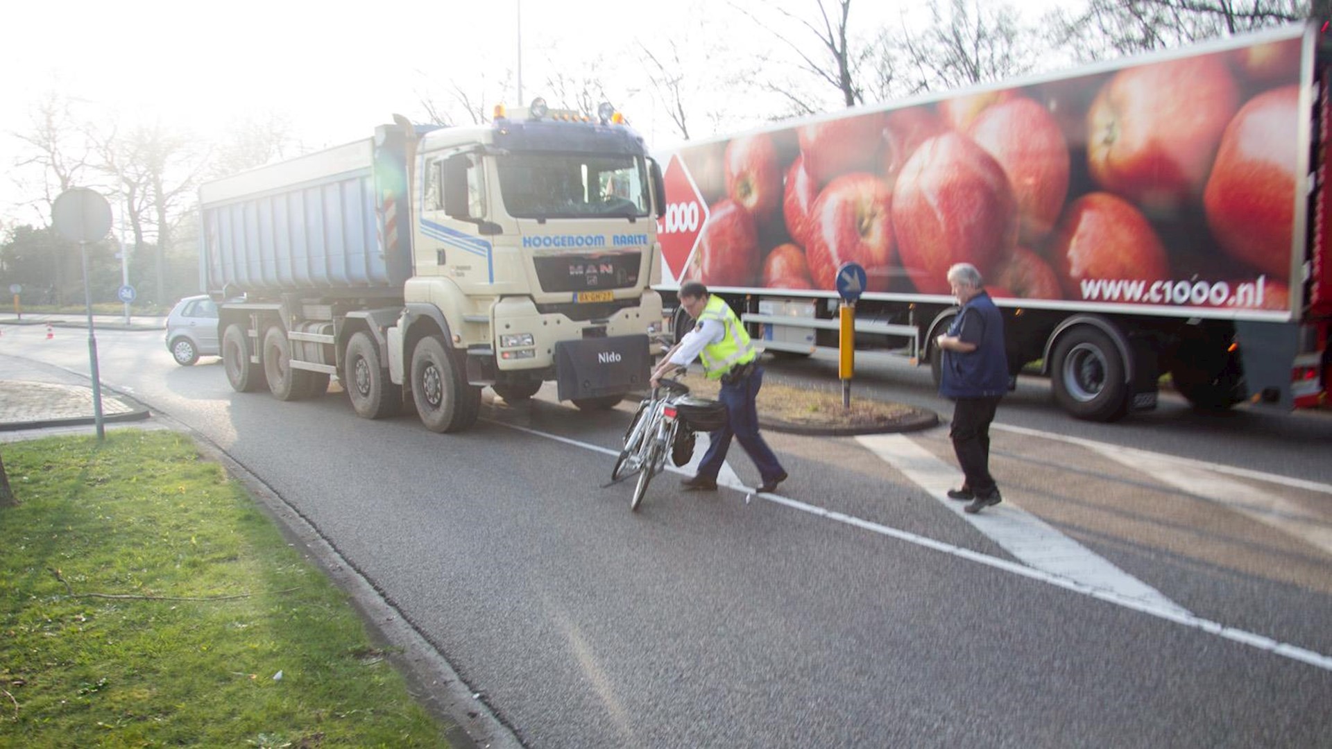 Fietsster Uit Raalte Aangereden Door Vrachtwagen - RTV Oost