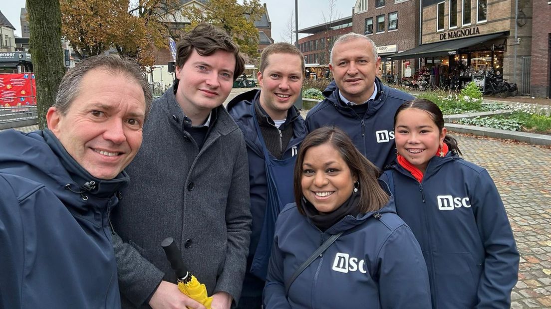 In het laatste weekend is er nog tijd voor klassiek campagnewerk: flyeren