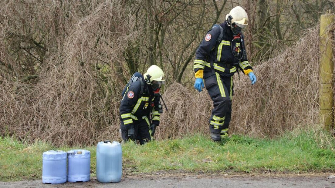 Jerrycans gevonden na melding