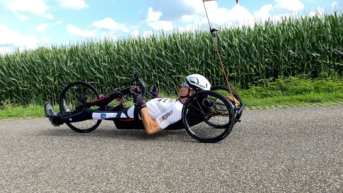Succesvolle handbiker uit Saasveld naar WK in Schotland
