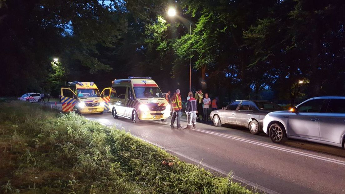 Een nog onbekende motorrijder is woensdagavond om het leven gekomen. Dit gebeurde op de H.W. Iordensweg tussen Twello en de A1.