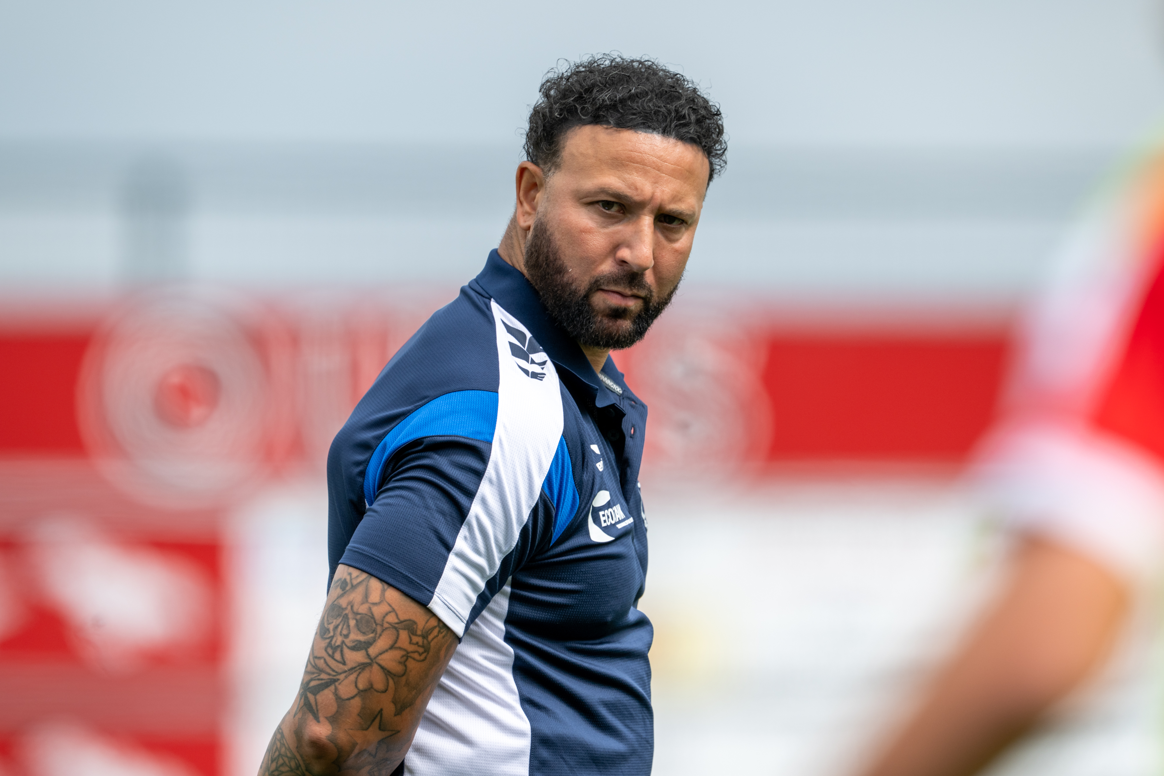 Debuutjaar trainer Siereveld loopt voorlopig op rolletjes: 'Lastigste is dat ik nu de klootzak ben'