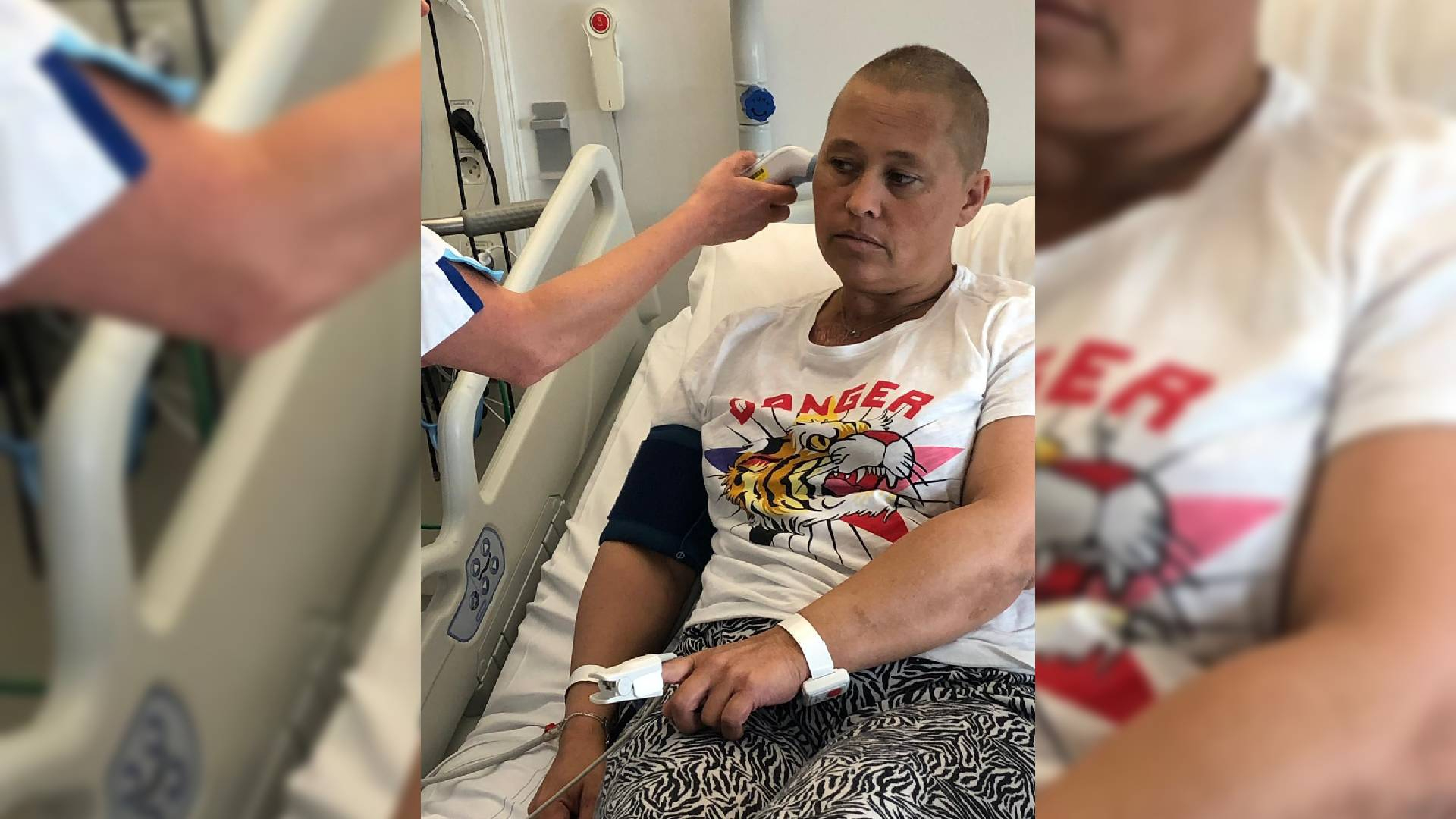 Dana onder behandeling in het ziekenhuis