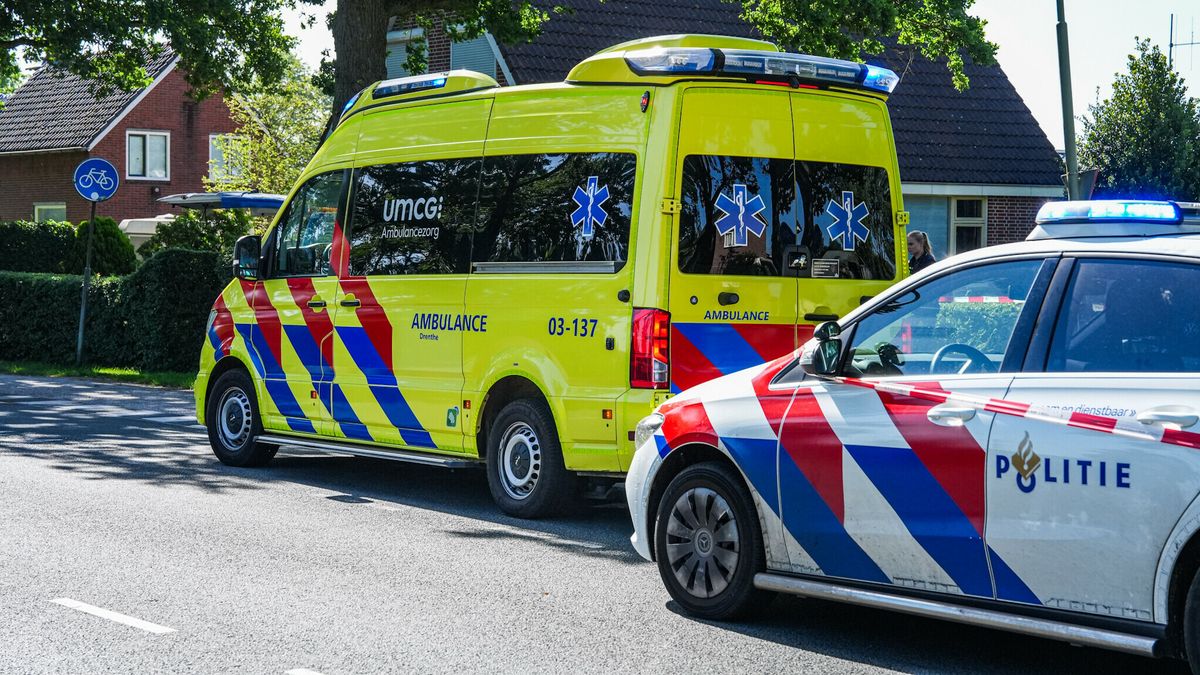 Fietser zwaargewond na botsing met automobilist in Klazienaveen