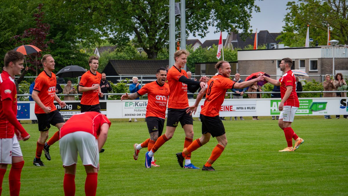 VV Hollandscheveld kampioen na derbywinst en hulp van Steenwijk