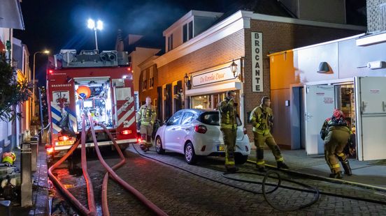 Supermarkt dicht na brand, naastgelegen woning zwaar beschadigd Home