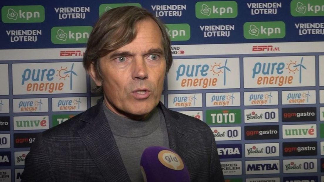 Cocu na Twente-Vitesse.