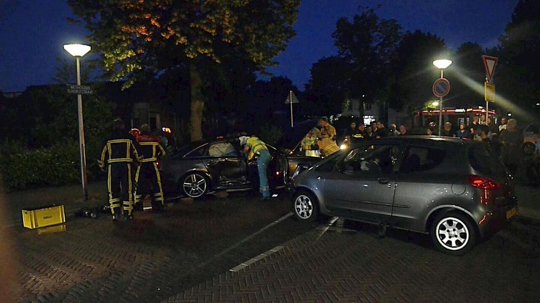 Beeld van na de aanrijding in Enschede