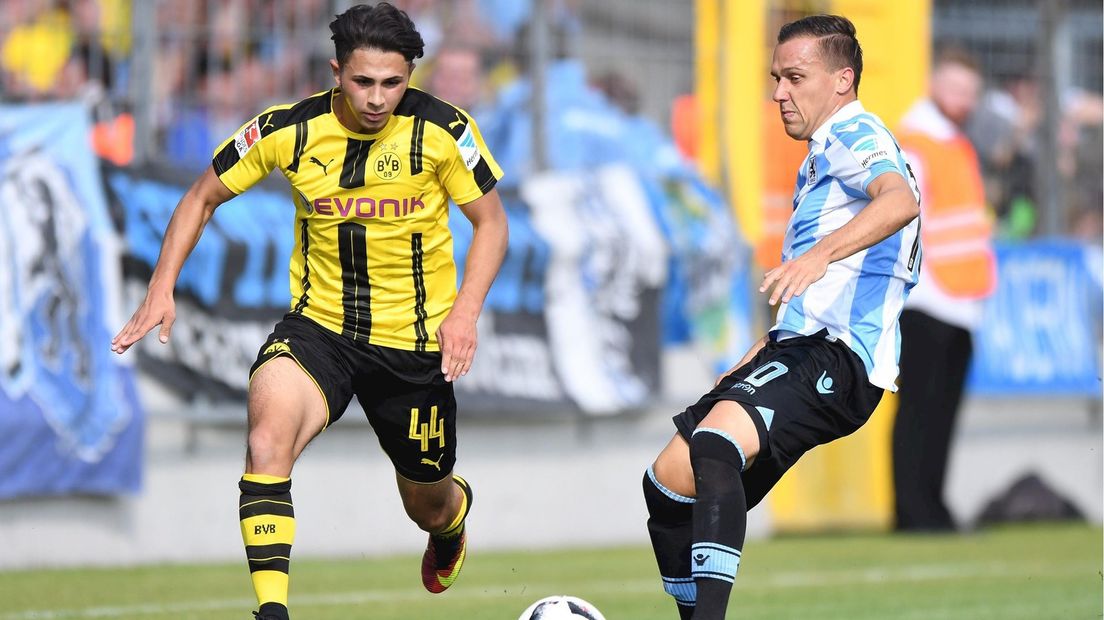 Liendl in actie tegen Borussia Dortmund