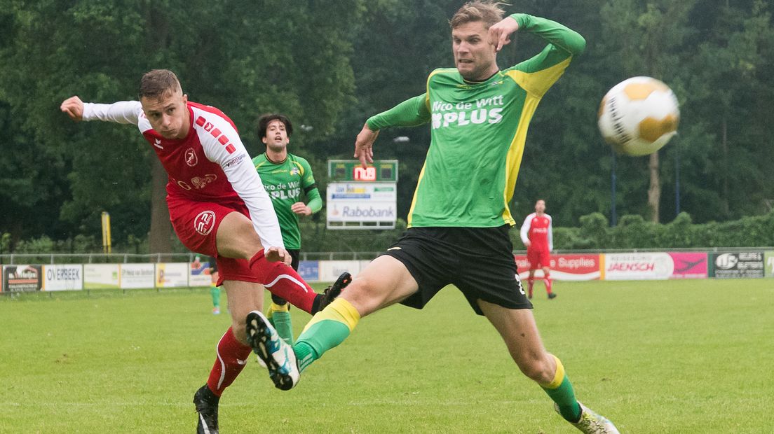 Aanvaller Erwin Franse (rechts) is inzetbaar bij GOES