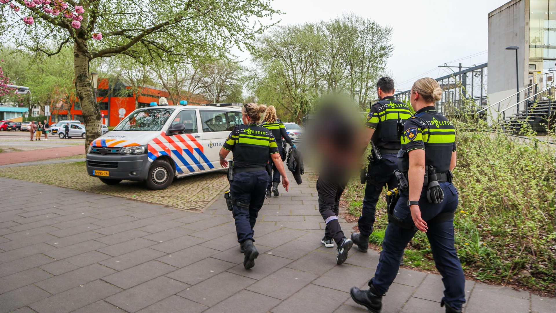 Rotterdammer Aangehouden Op Metrostation Voor Steekpartij | Kind ...