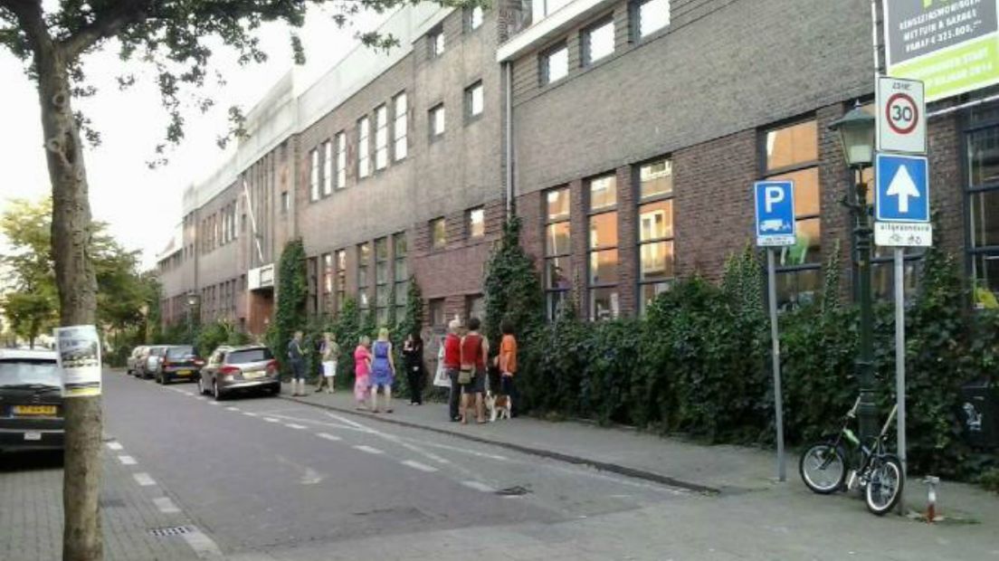 De schoenmakersvakschool in de Crispijnstraat in Den Haag dreigt te verdwijnen.